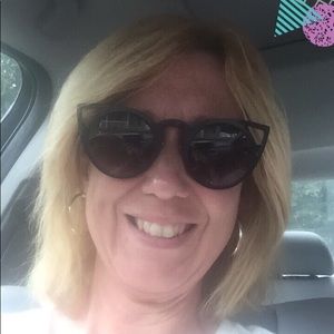 Meet your Posher, Becky